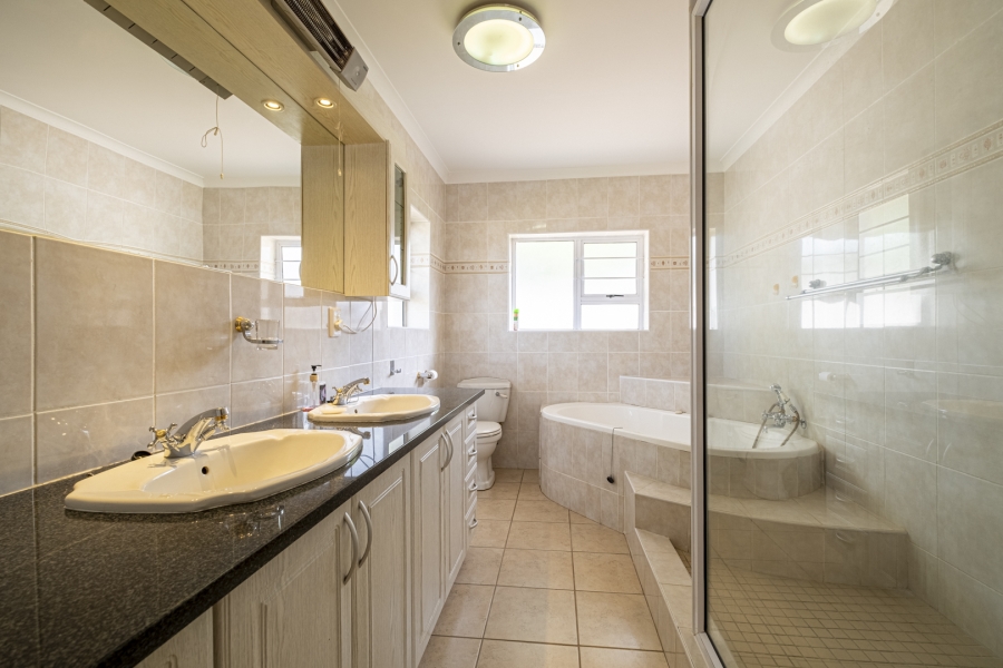 5 Bedroom Property for Sale in Vanes Estate Eastern Cape